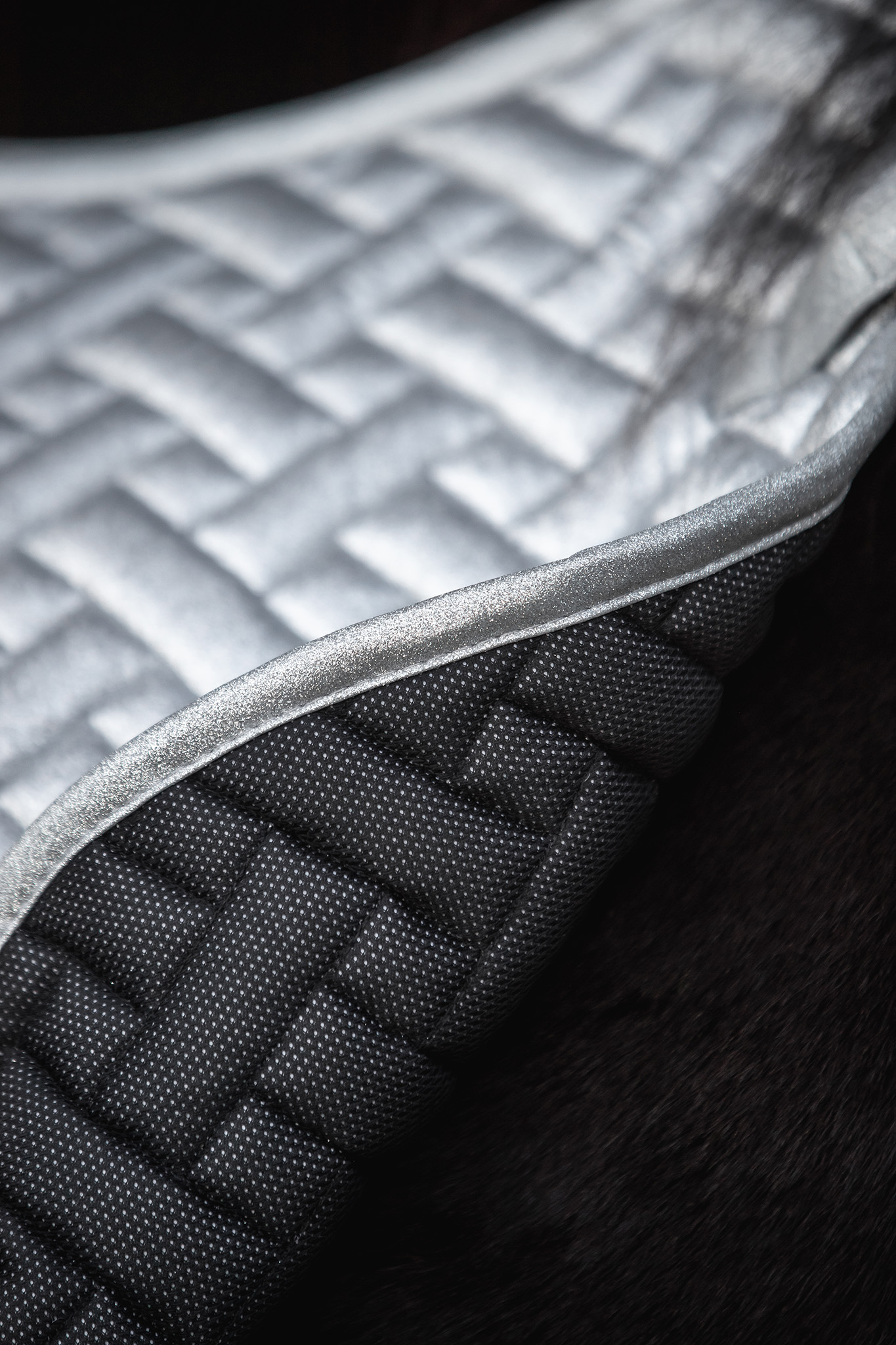 Glitrandi Satteldecke